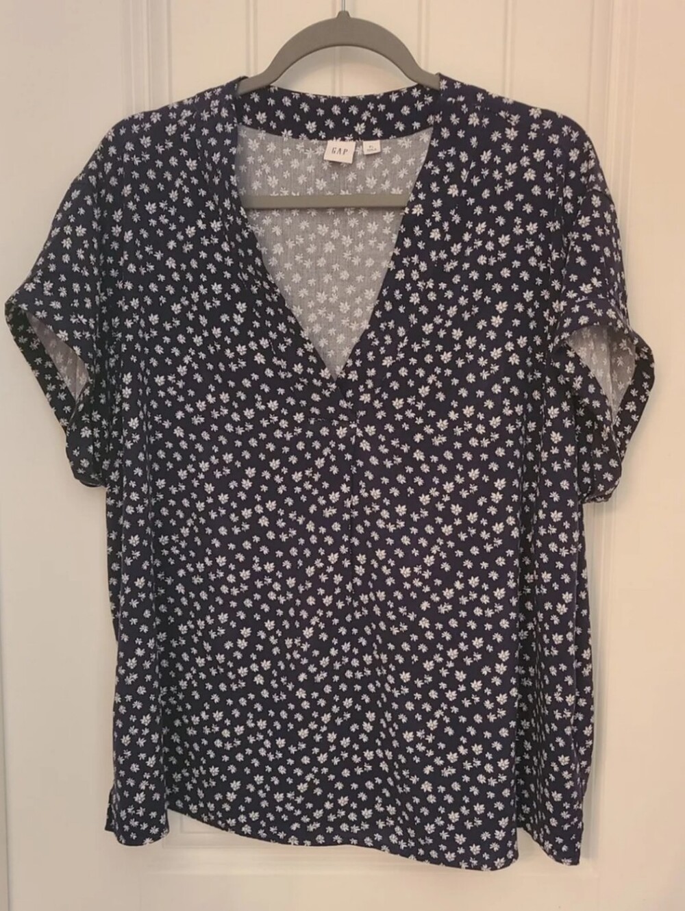 Navy White Floral V-Neck Short Sleeve Blouse